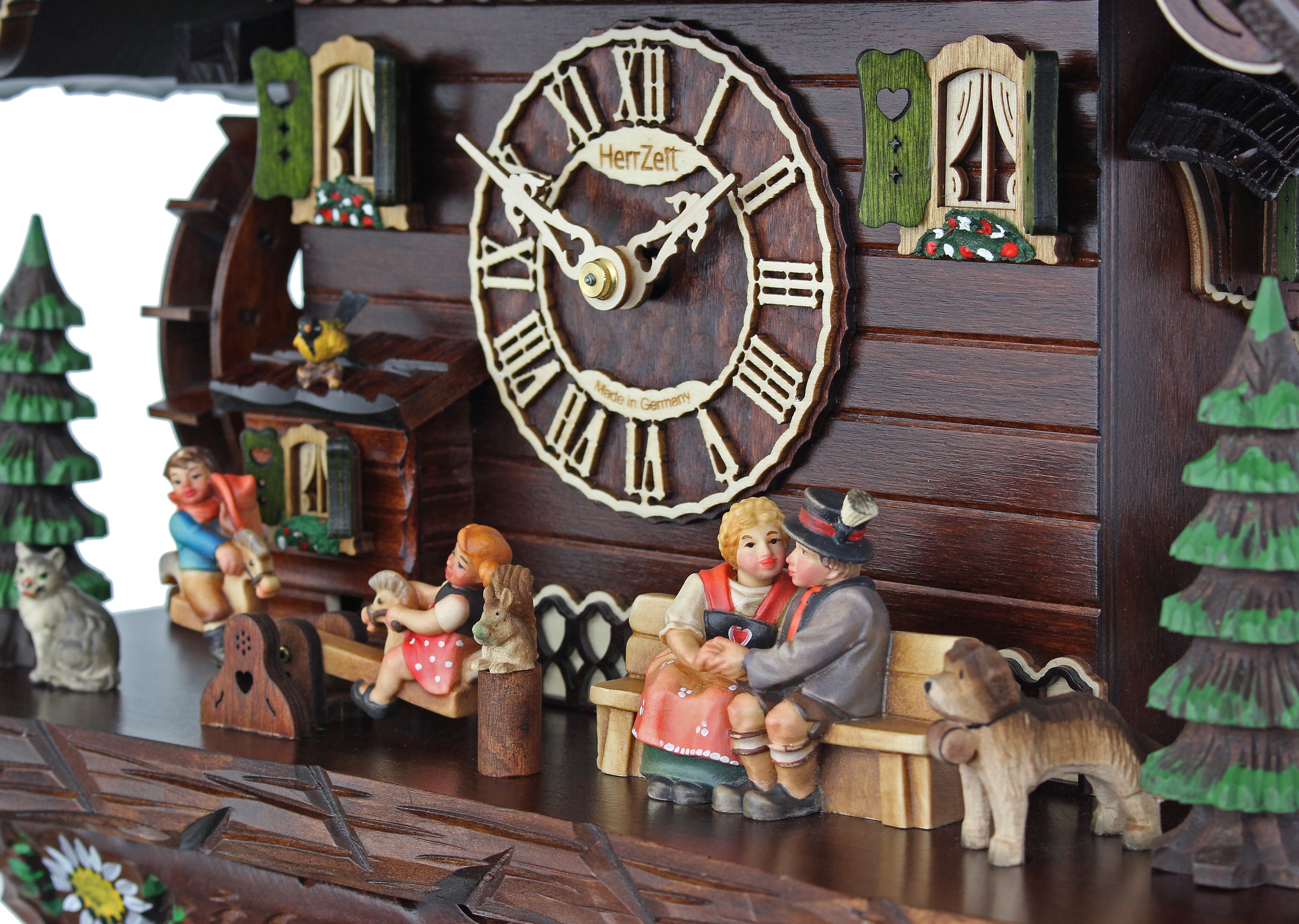 Happy Family - HerrZeit by Adolf Herr Cuckoo Clock